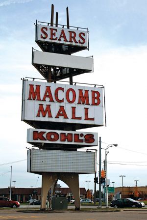 <span class="mw-page-title-main">Macomb Mall</span> Shopping mall in Michigan, U.S.