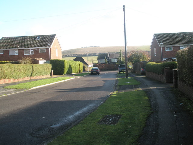 File:Mid section of Aldridge Close - geograph.org.uk - 1612144.jpg