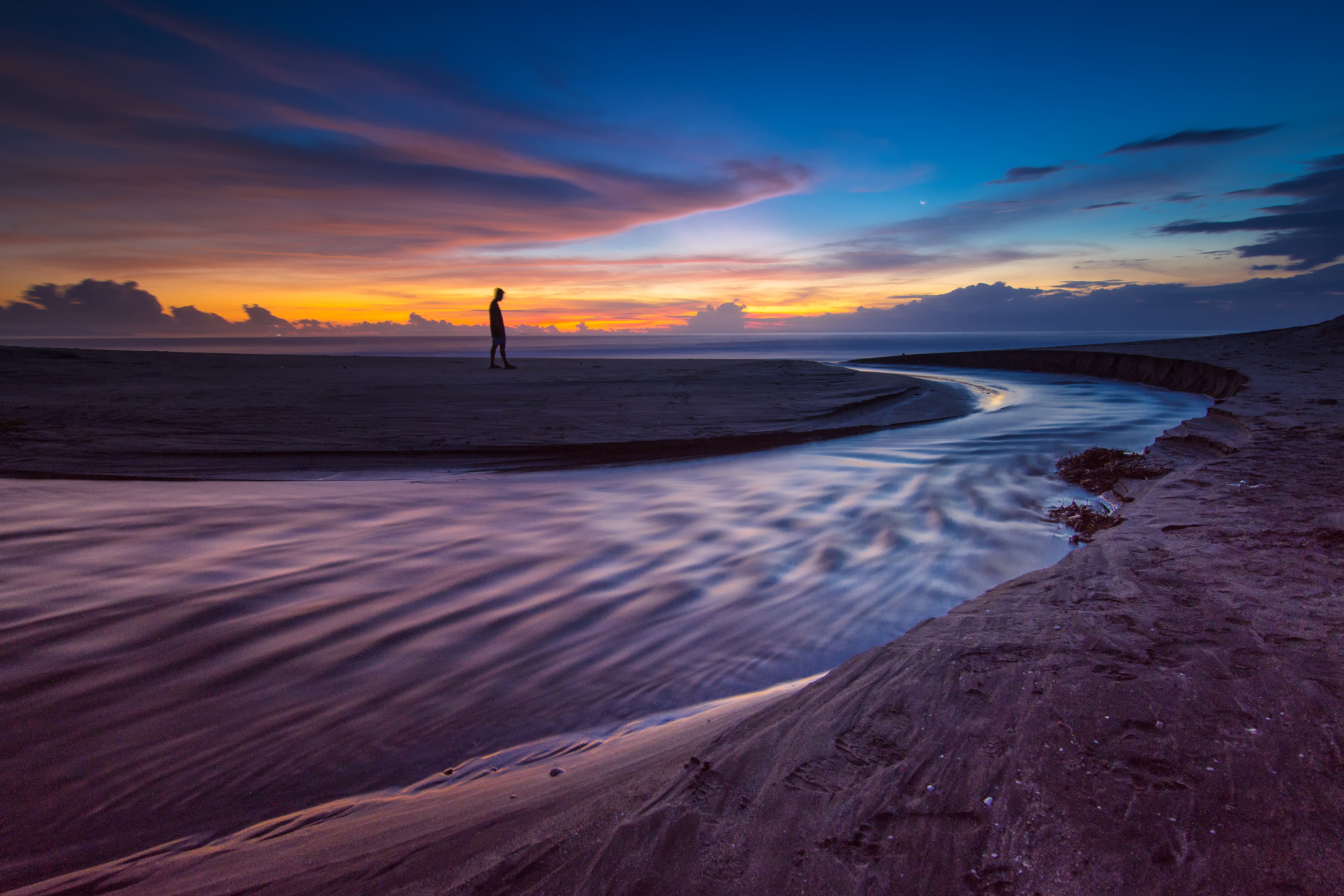  Pantai  Senggigi  Terletak Di  Lombok  Great Place for 