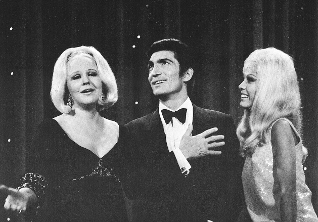 File:Peggy Lee, Sergio, Nancy Sinatra on Ed Sullivan.png