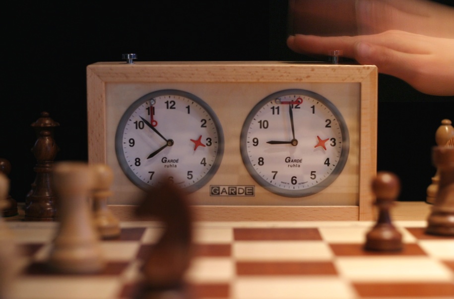 analoge Schachuhr internationales Schachspiel Eariy Schachuhr Holz Retro mechanische Schachuhren Count-Up-Countdown-Timer analoge Schachuhr