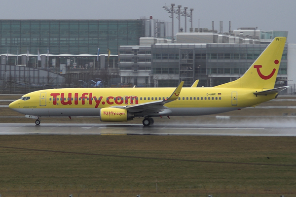 TUIfly_B738_D-AHFI.jpg