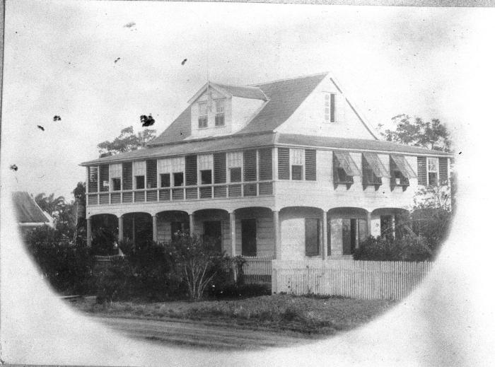 File:Tropenmuseum Royal Tropical Institute Objectnumber 60008949 Een huis in Nieuw Nickerie te Surinam.jpg