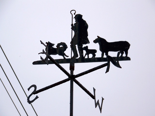 File:Weather vane, Luton - geograph.org.uk - 1366283.jpg