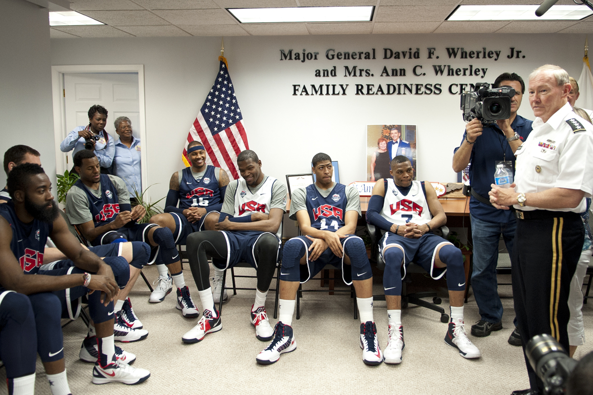 defekt tøffel Smadre File:2012 USA basketball team.jpg - Wikimedia Commons
