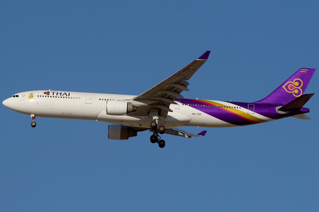 Файл:Airbus A330-321, Thai Airways International AN1173943.jpg