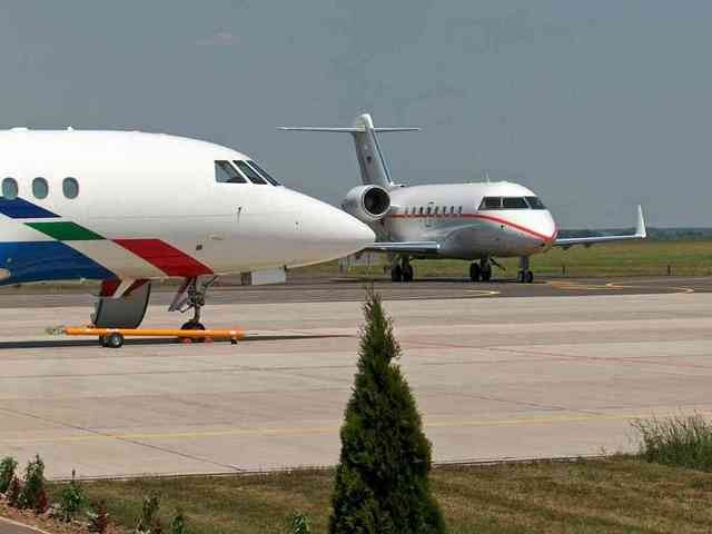 File:Aircraft at Gyor-Per International Airport.jpg