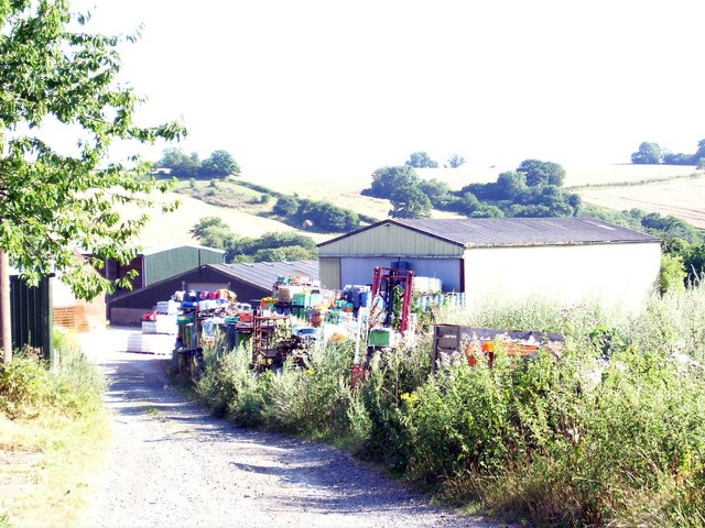 File:Approach to Liveridge Farm - geograph.org.uk - 210141.jpg