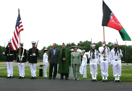 File:Arrival of Hamid Karzai at Camp David in USA.jpg