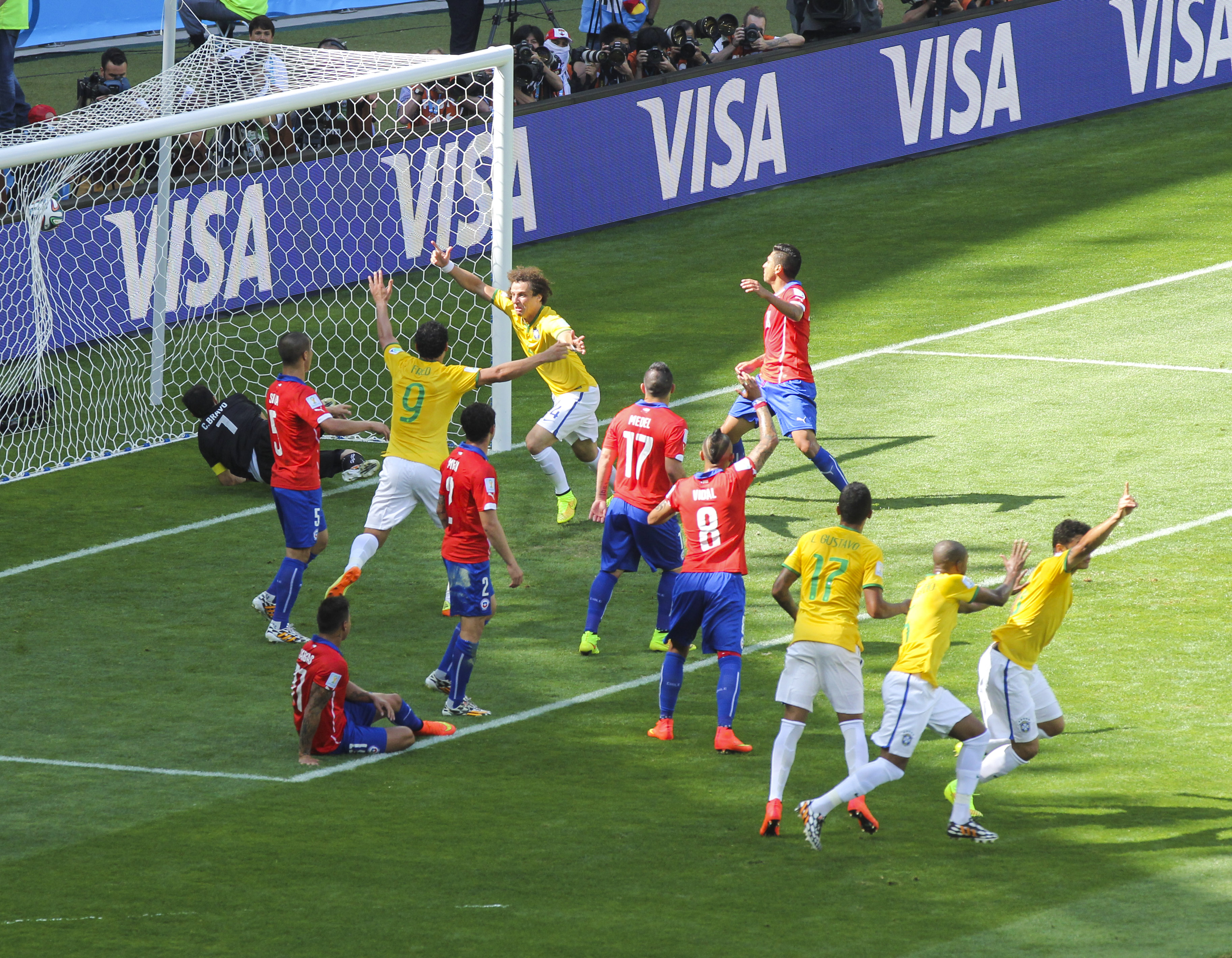 File Brazil Vs Chile In Mineirao 08 Jpg Wikimedia Commons