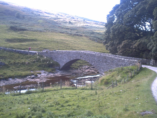 File:Bridge at Yockenthwaite - geograph.org.uk - 1559915.jpg