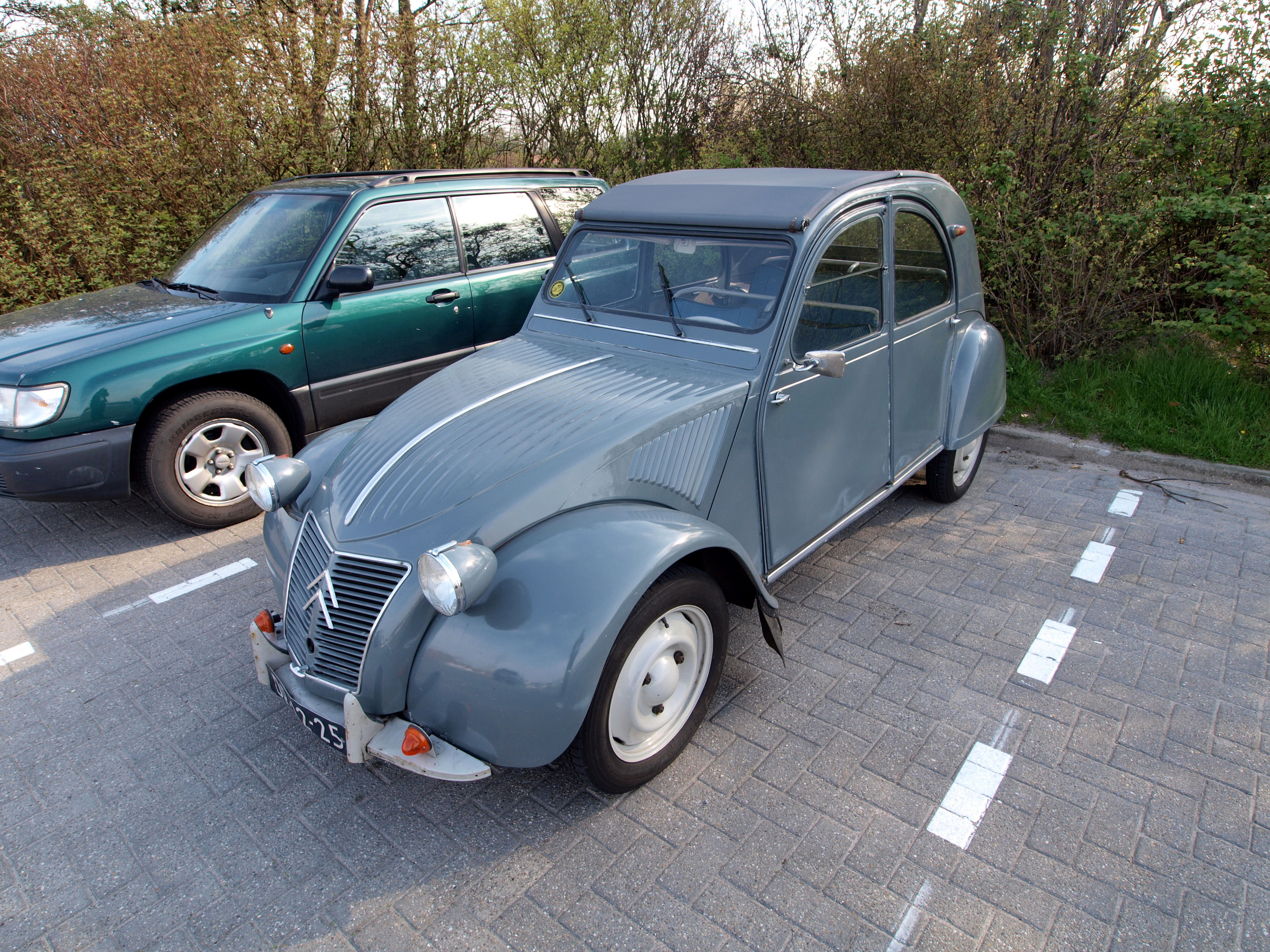 РњРѕС‚РѕС†РёРєР» РёР· Citroen 2cv