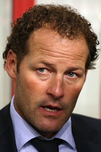 File:Danny Blind looking up (cropped).jpg