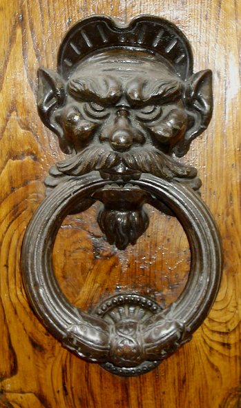 Door knocker - Wikipedia