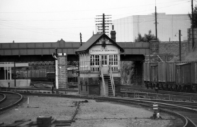 File:Dundalk Central Signal Cabin - geograph.org.uk - 334666.jpg