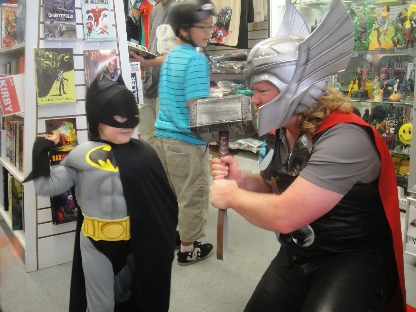 File:Free Comic Book Day 2012 - Batman vs Thor (7186408032).jpg - Wikimedia  Commons