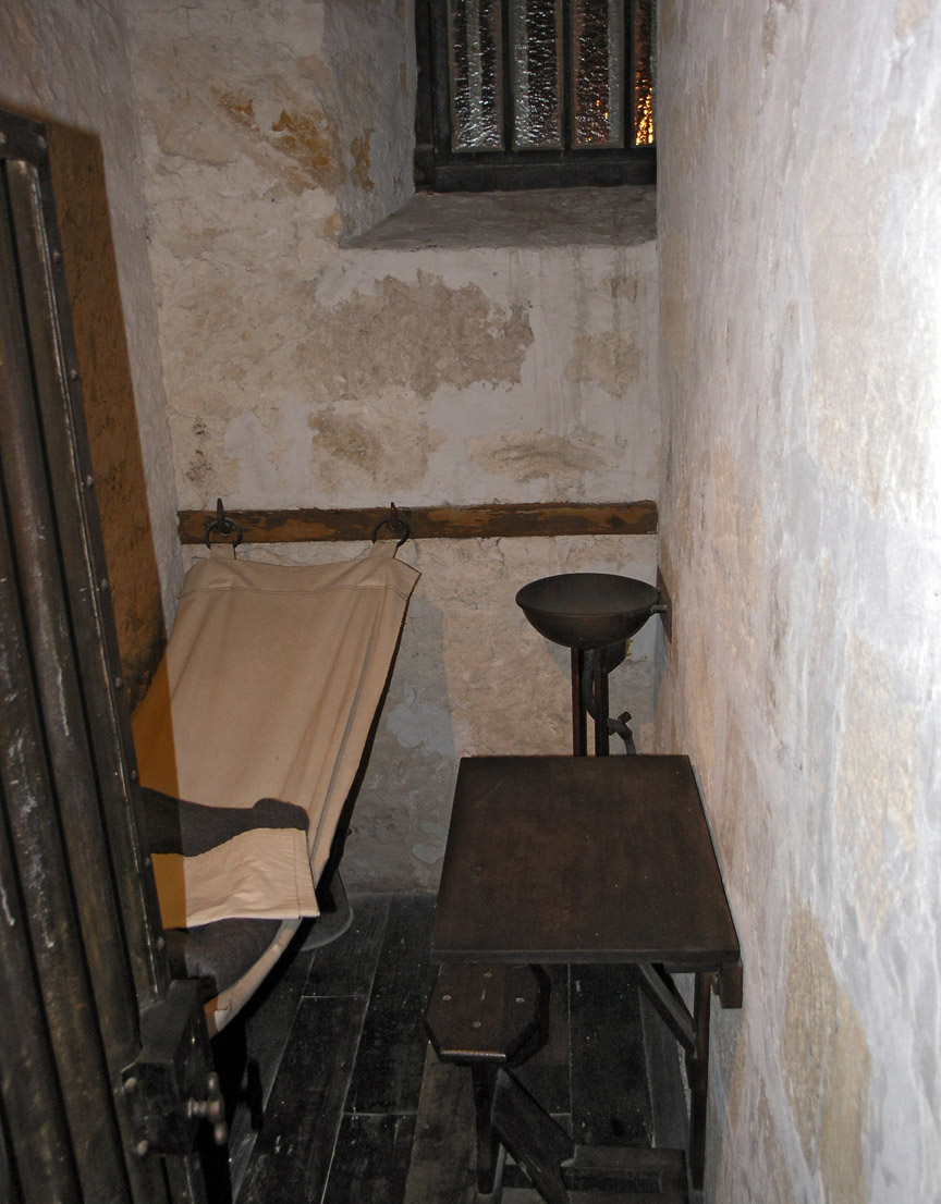 torres prison cell