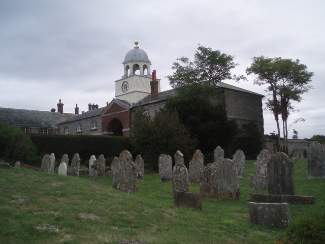 File:Glynde Place - geograph.org.uk - 1476038.jpg