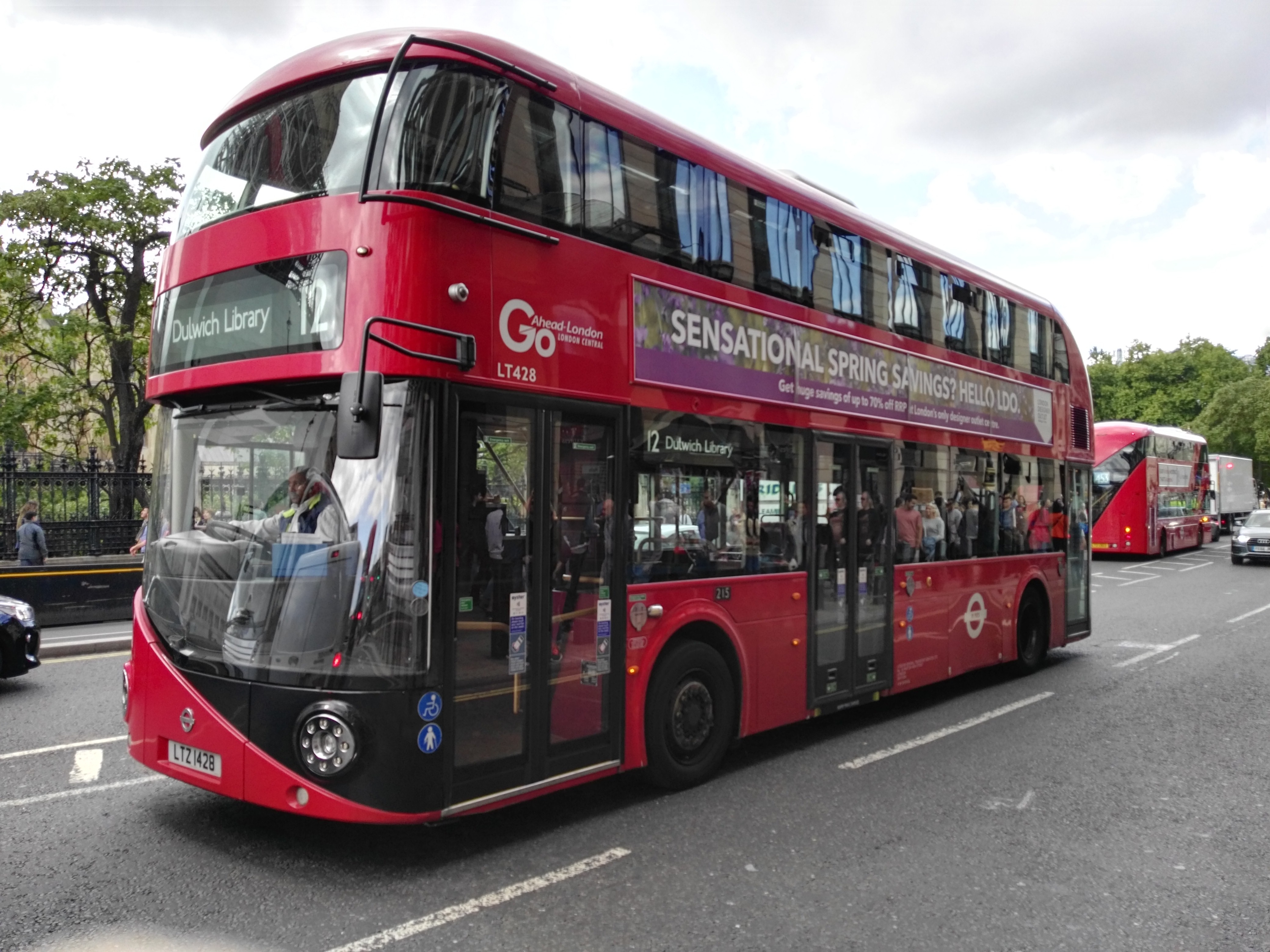 Double decker. Дабл Деккер Англия. Double Decker Bus в Лондоне. London Double Decker Red Bus. Red Double Decker Bus in London.