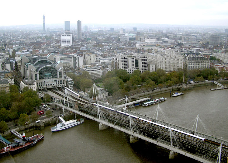 File:Hungerford.bridge.arp.750pix.jpg