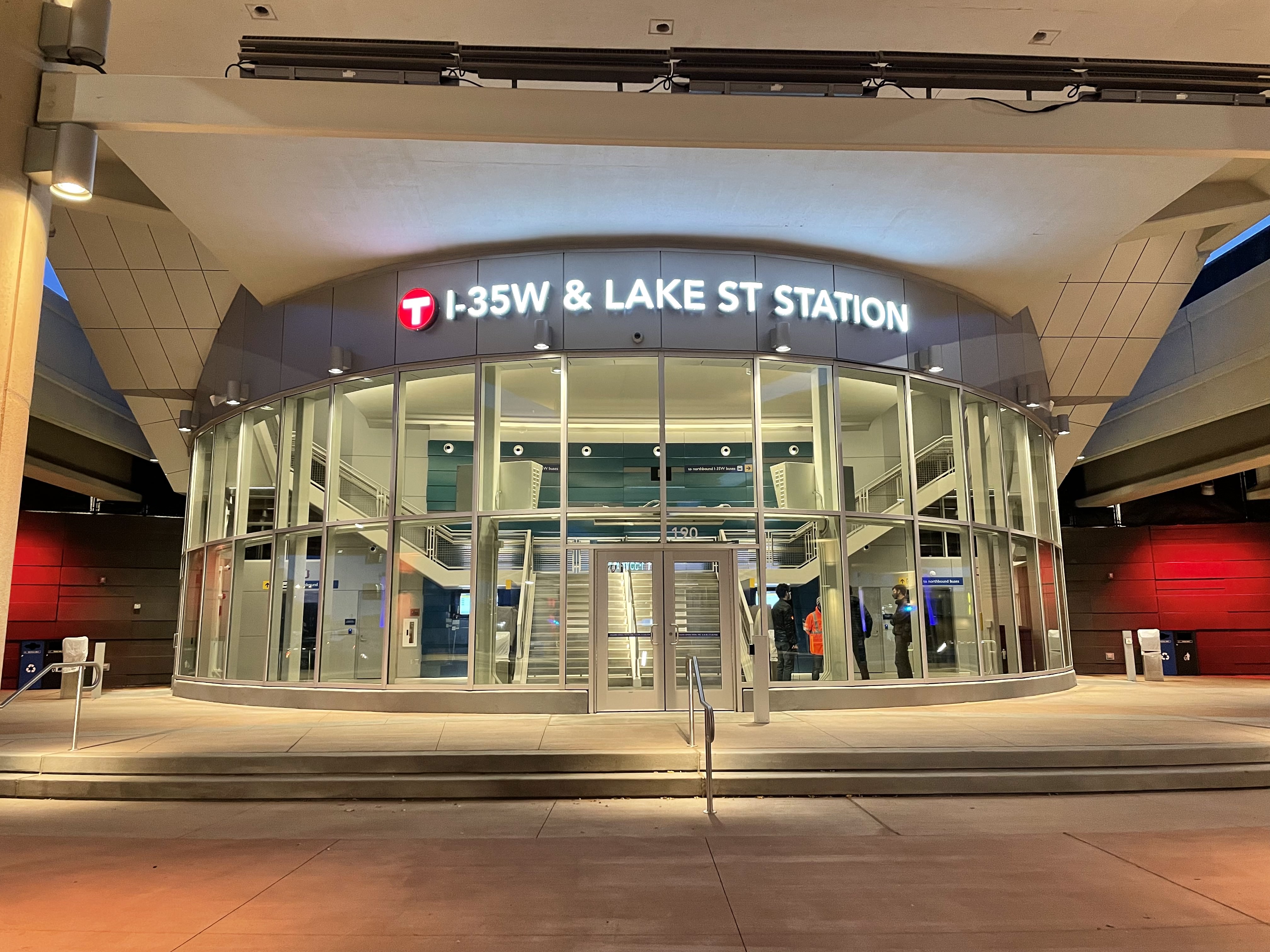 I-35W & Lake Street station - Wikipedia