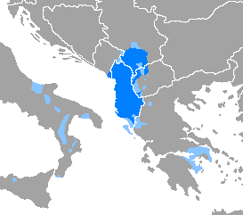 Синий — регионы, где албанский является языком большинства; голубой — регионы, где он является языком значительного меньшинства