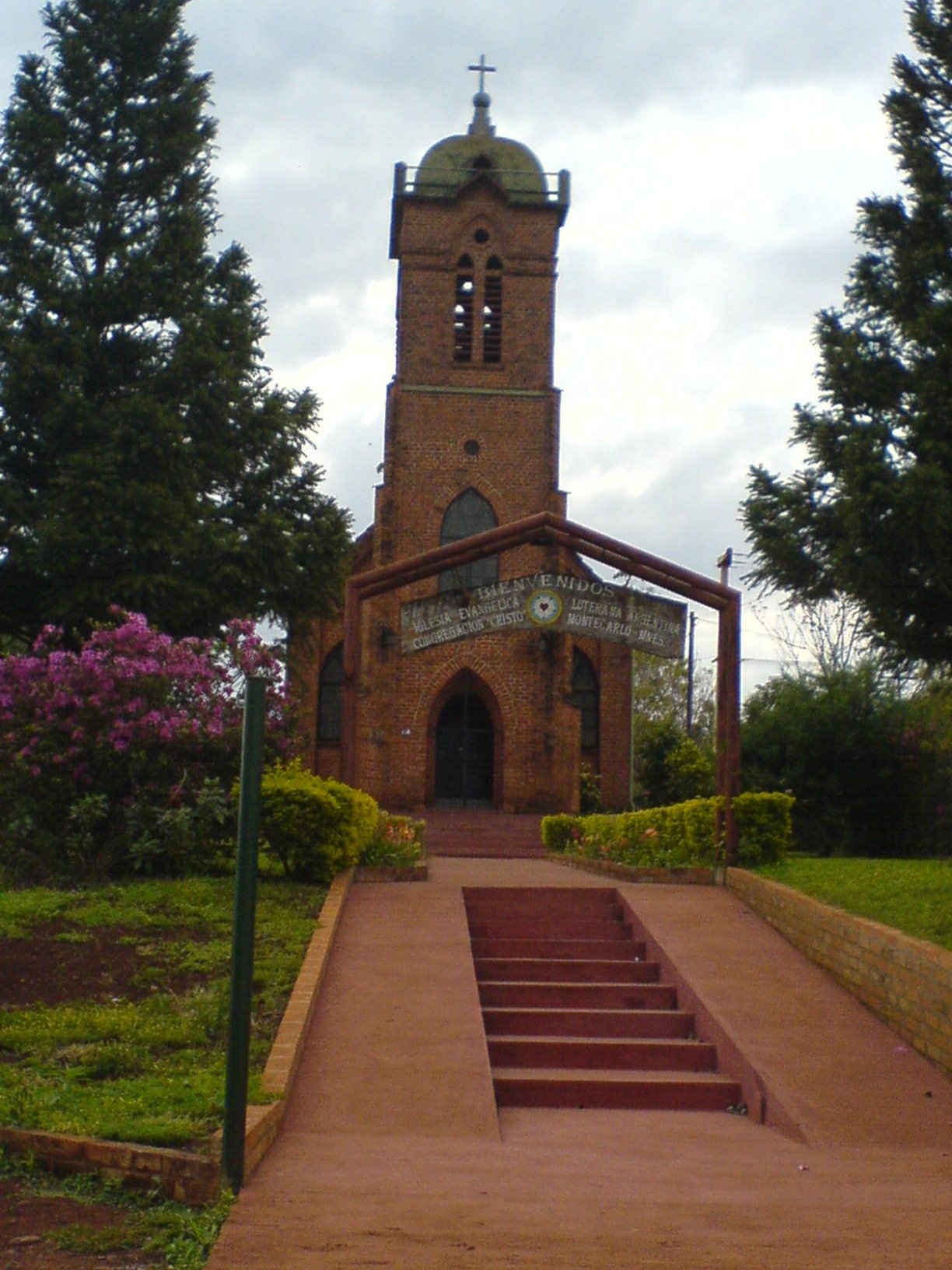 File:Iglesia Luterana, IELA,  - Wikimedia Commons