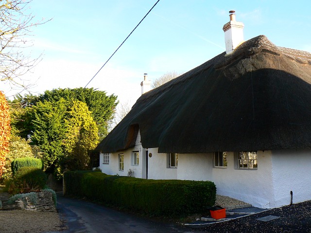 File:Laburnam (sic) Cottage, Baker's Road, Wroughton, Swindon - geograph.org.uk - 610837.jpg