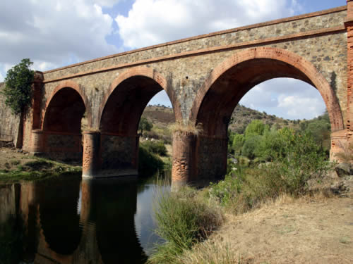 File:Puente del Sillo (Cumbres de Enmedio).jpg