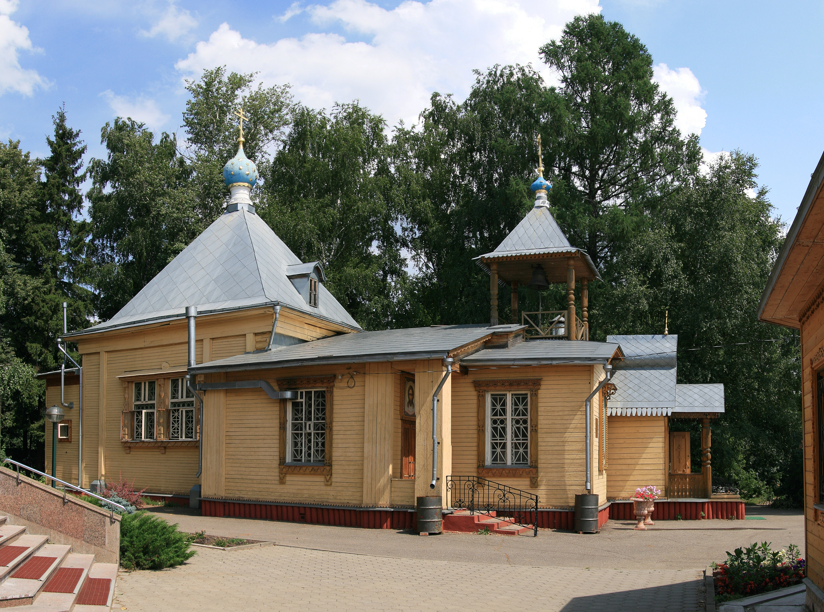 Церковь деревня новое. Сретенский храм новая деревня Пушкино. Храм Сретения Господня в Пушкино. Церковь Сретения Господня в новой деревне Пушкино. Деревня Пушкино Московская область.