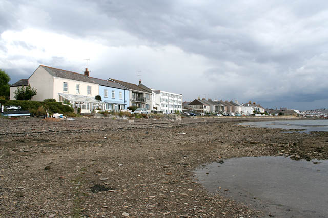 File:The shore at Torpoint - geograph.org.uk - 224132.jpg