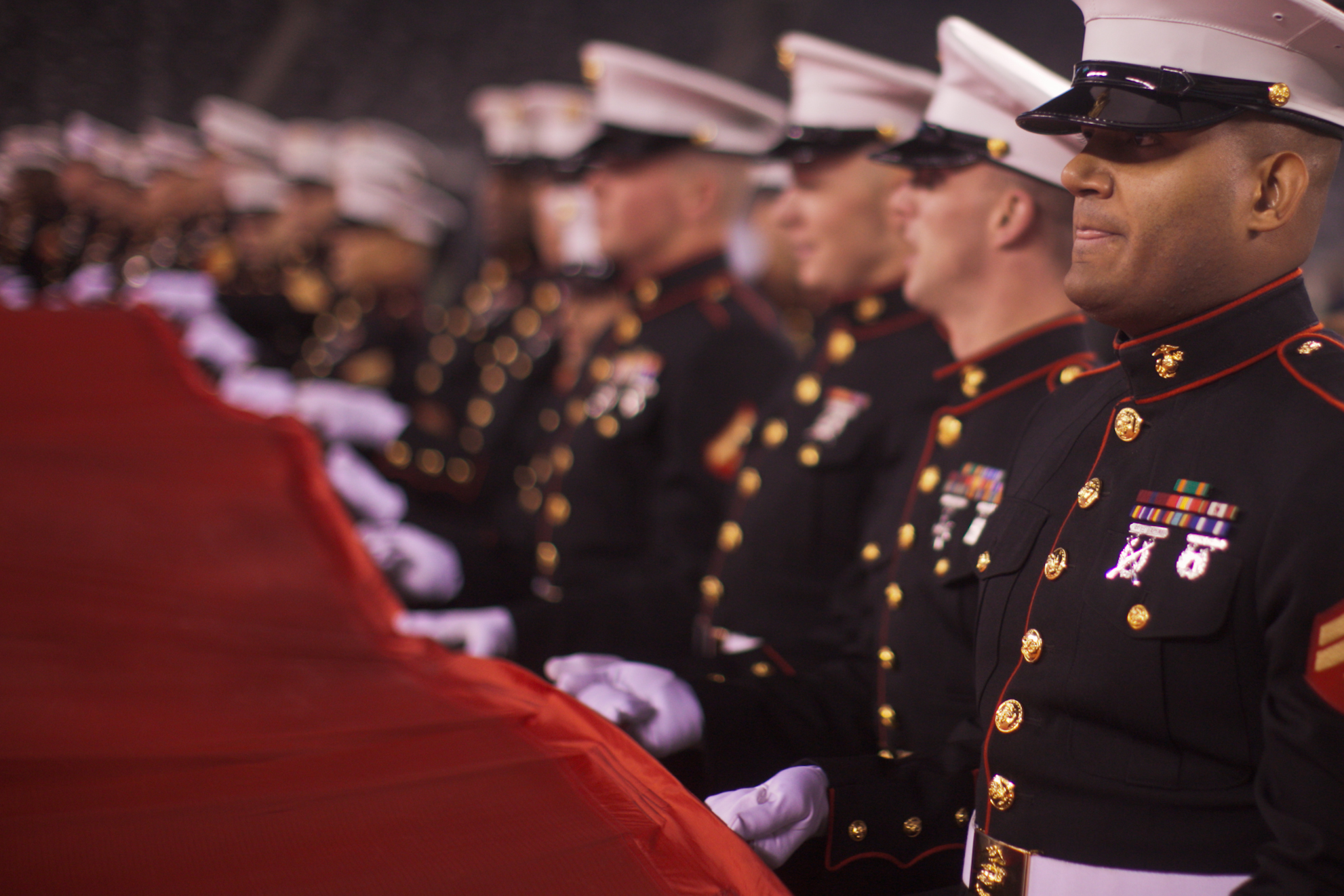 File:Service members unfurl flag at NY Jets first home game at new