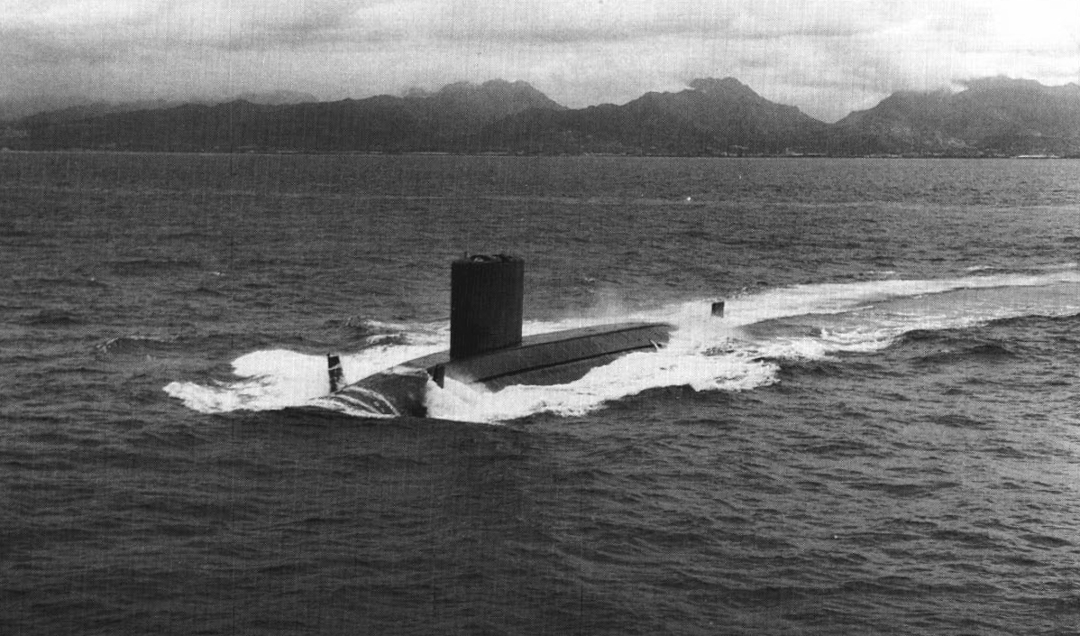 USS Blueback (SS-581) underway c1960s.jpg
