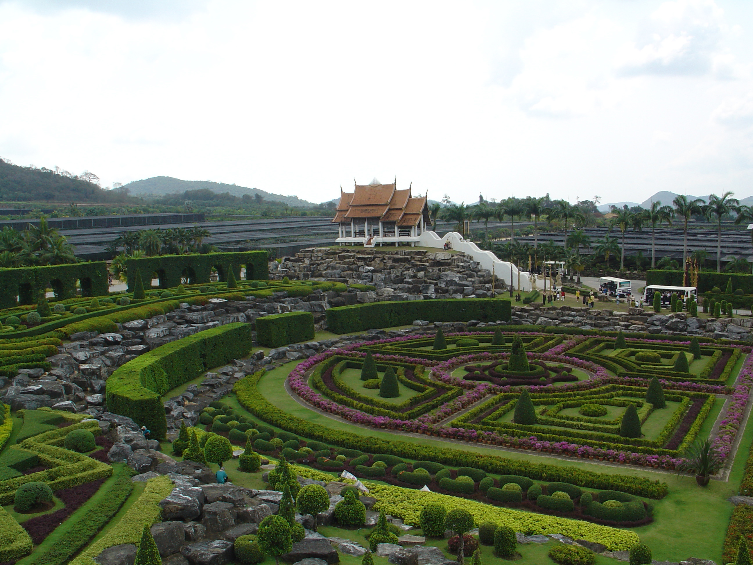 Парк Нонг Нуч в Паттайе — висячие сады Таиланда