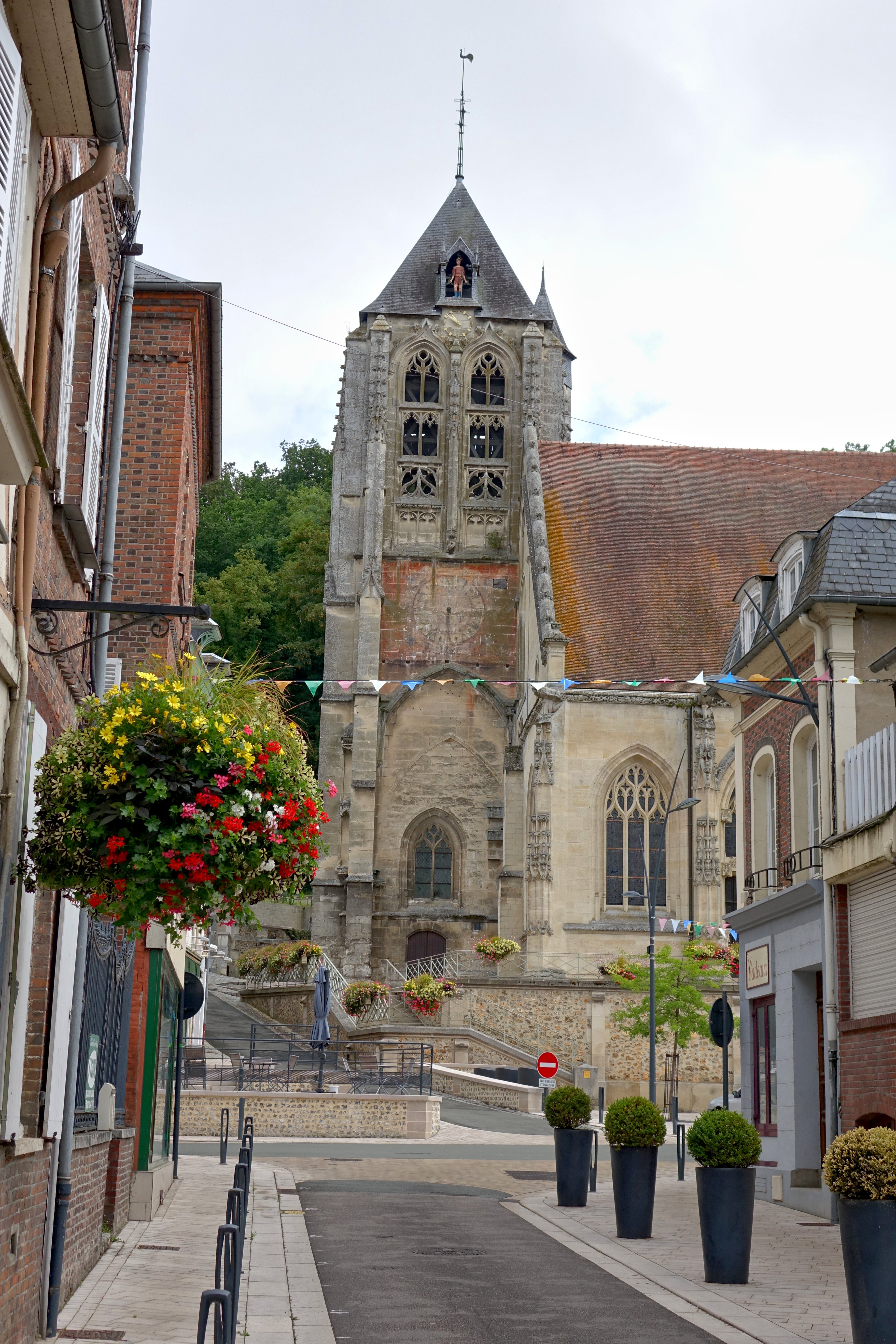 File 2016 Beaumont le Roger glise St Nicolas.jpg Wikimedia