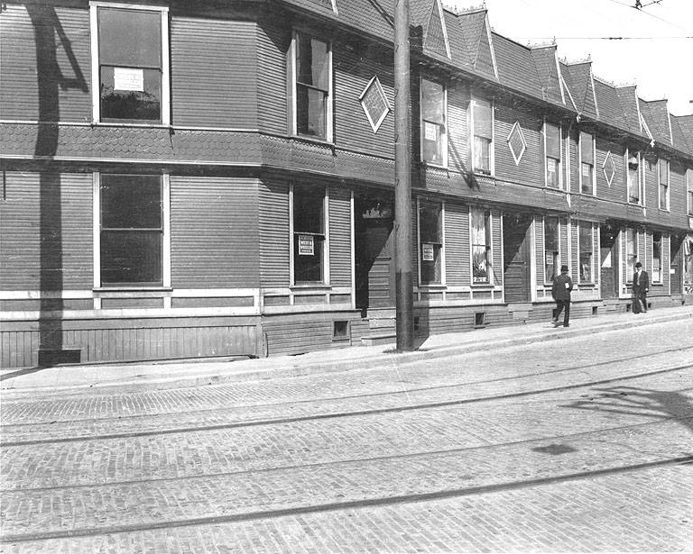 File:Apartments near Denny Way, Howell St and Eastlake Ave, Seattle,  Washington, September 27, 1911 (LEE 41).jpeg - Wikimedia Commons