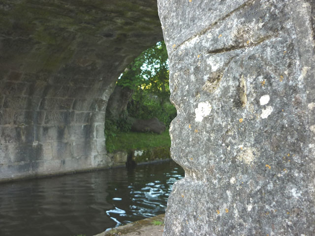 File:Bench mark on Hodgson's Bridge, Lancaster Canal - geograph.org.uk - 3532500.jpg