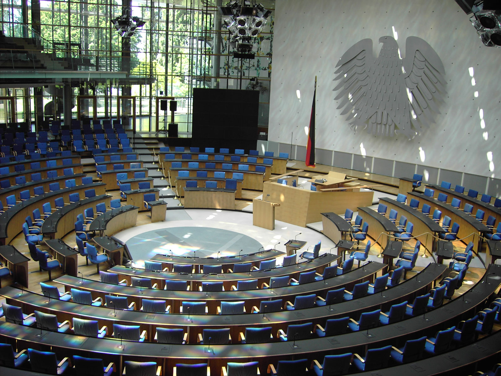 File:Bonn Bundestag Plenarsaal1.jpg - Wikimedia Commons