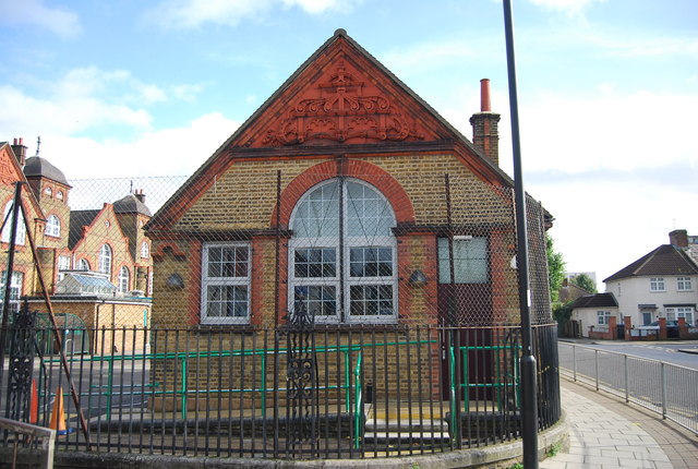 File:Bush Hill Park Primary School - geograph.org.uk - 3771979.jpg