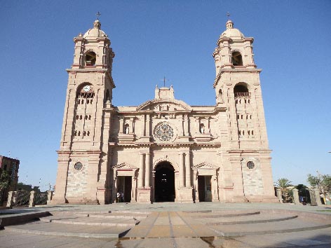 File:CATEDRAL DE TACNA - 5536773884.jpg