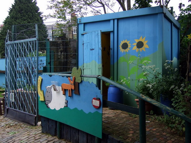 File:City farm toilet - geograph.org.uk - 821716.jpg