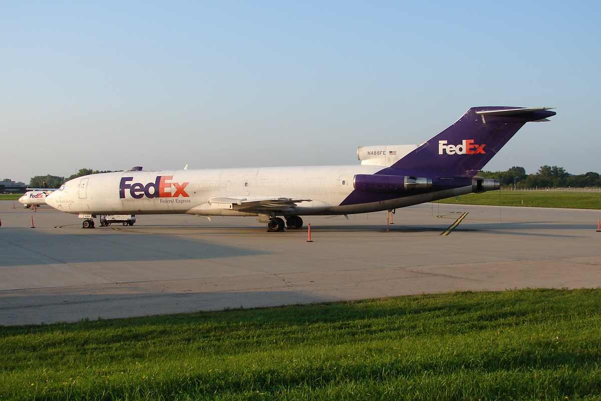 FedEx Boeing 727-200F (4872033401).jpg