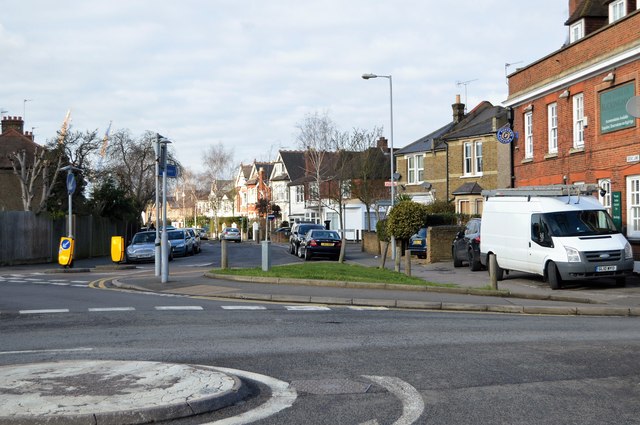 File:Grove Lane - geograph.org.uk - 5765343.jpg