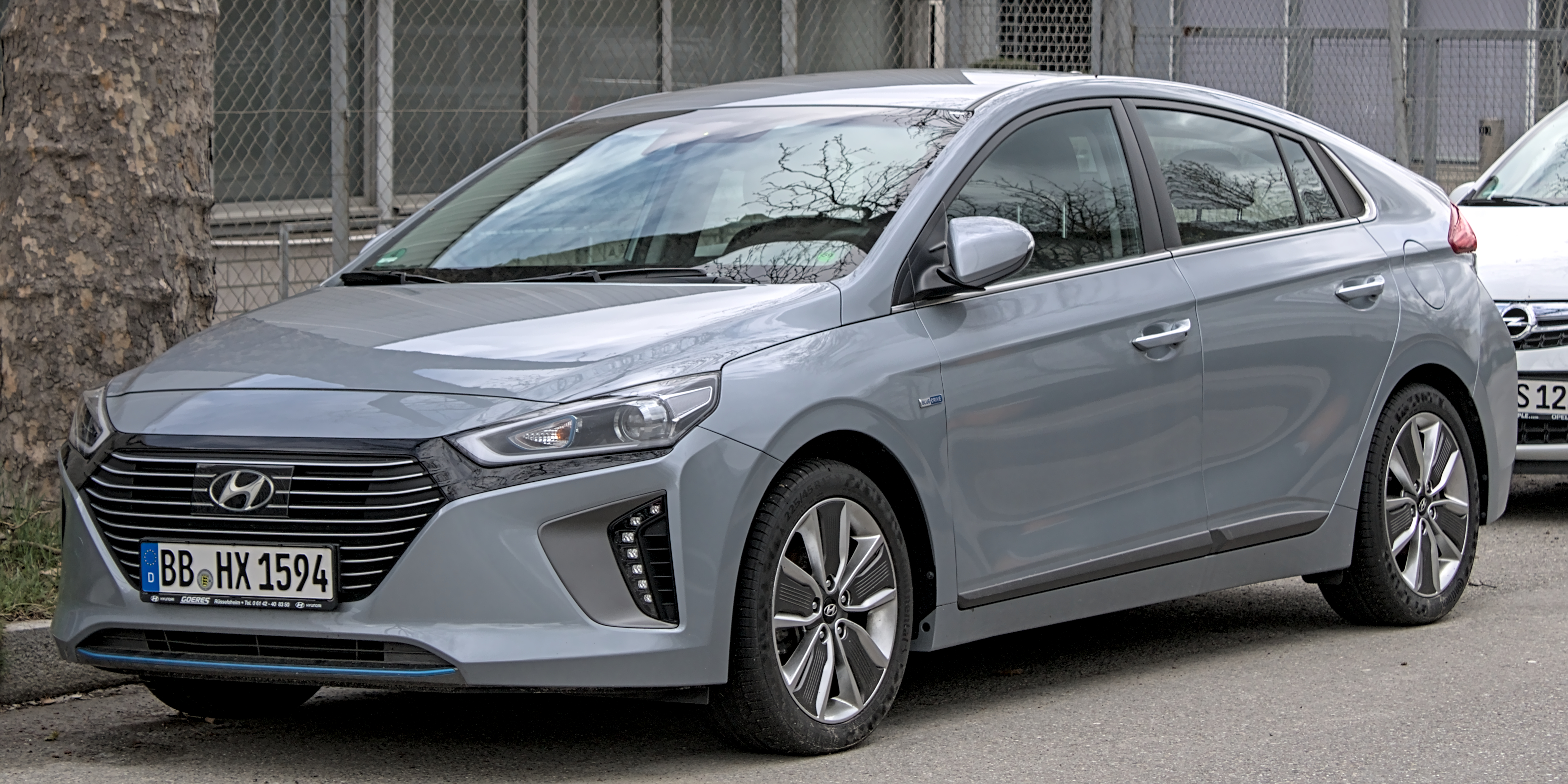 File:Hyundai Ioniq Hybrid IMG 6673.jpg - Wikipedia