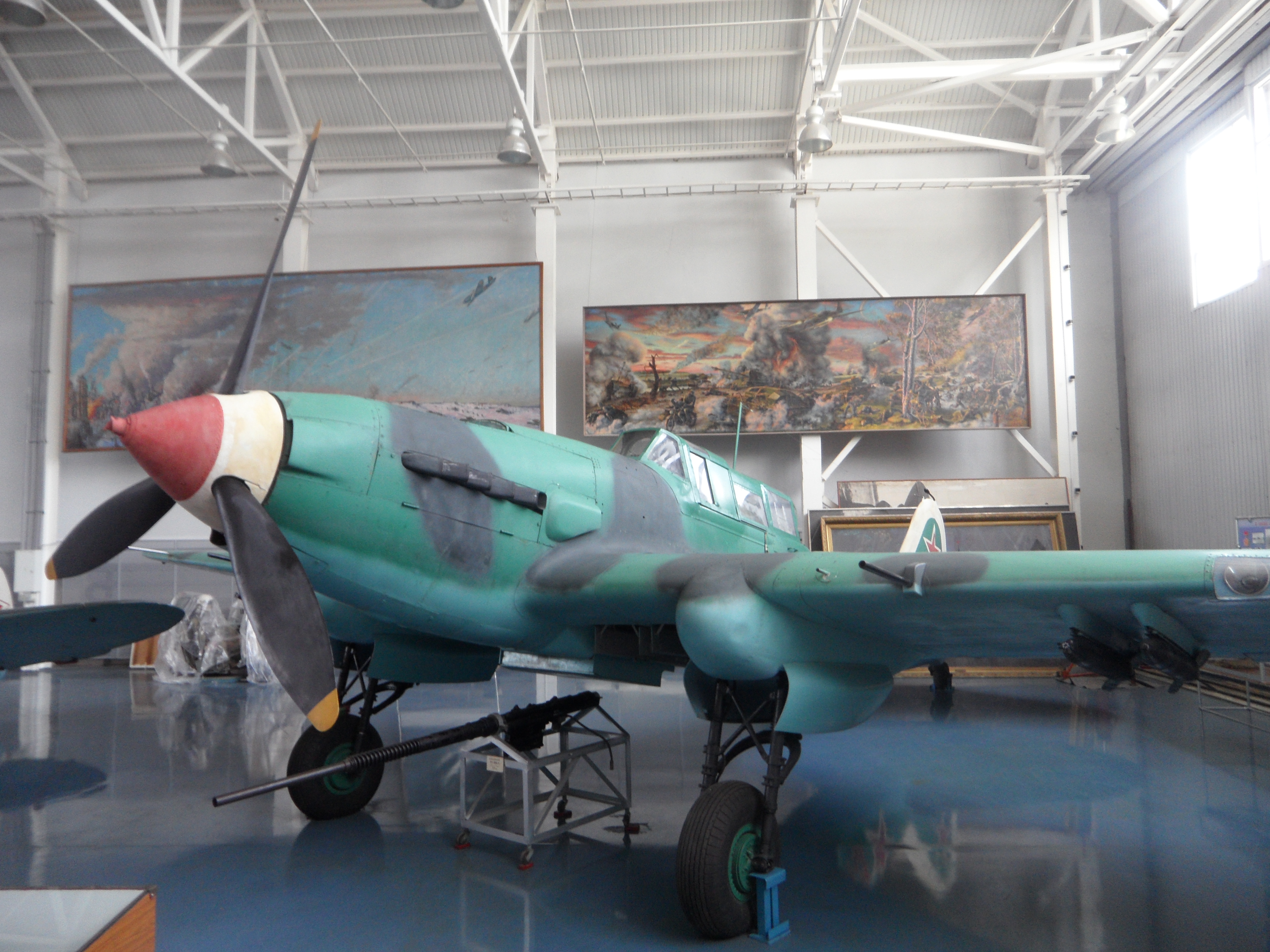 Ilyushin_IL-2_Sturmovik%2C_Central_Air_Force_Museum%2C_Monino.JPG