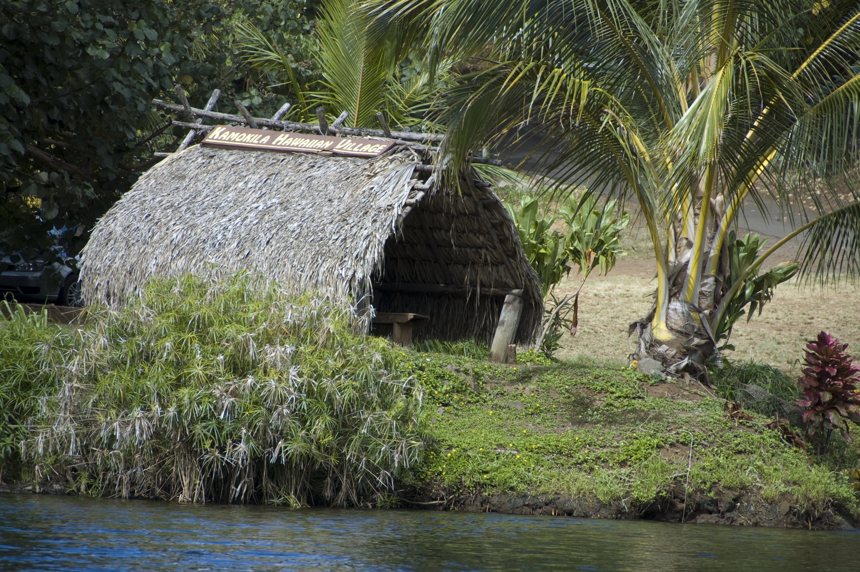 Kamokila_Hawaiian_Village%2C_Kauai.jpg