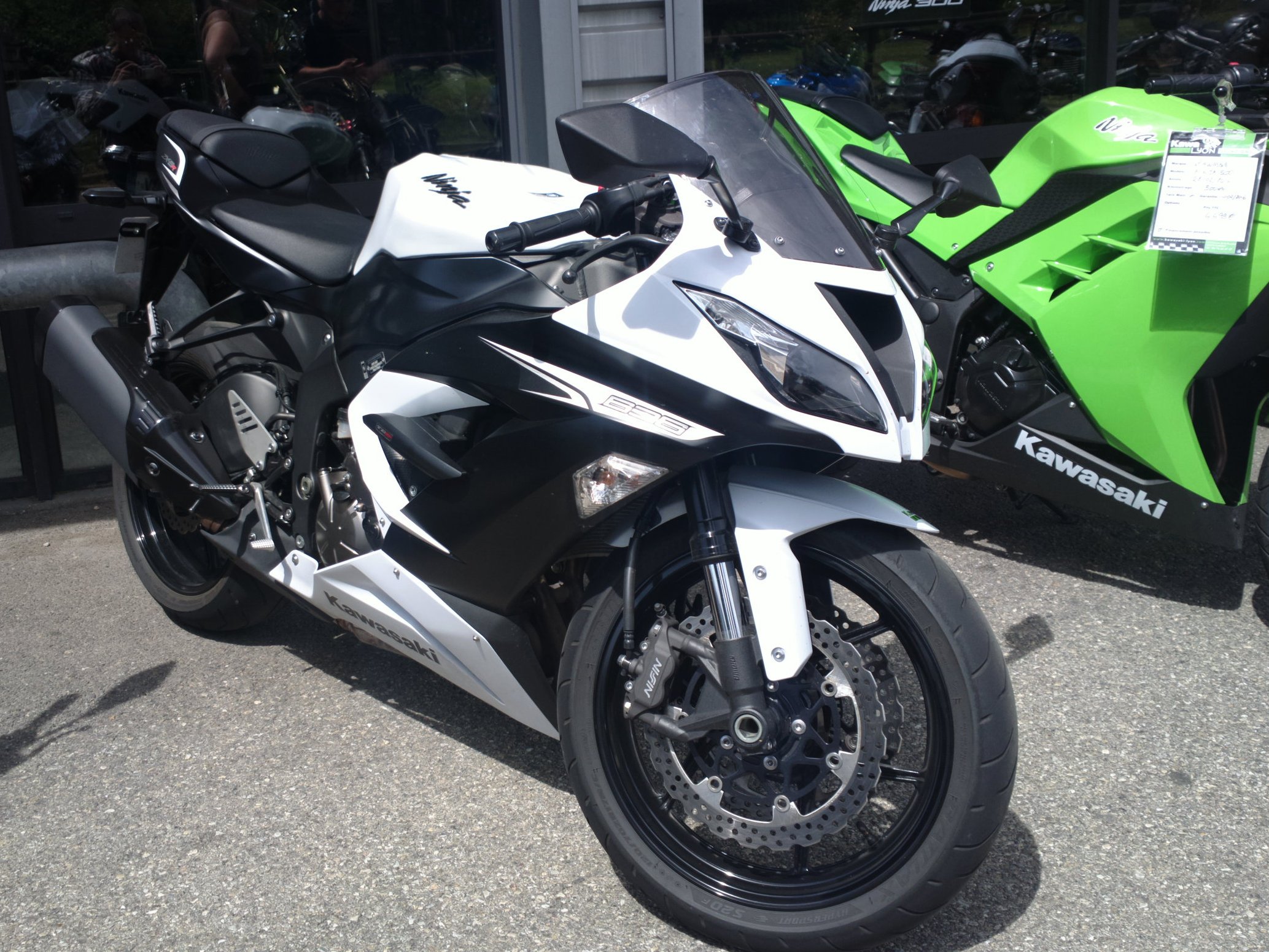 File:Kawasaki ZX-6R 636 (2013).jpg - Wikimedia Commons