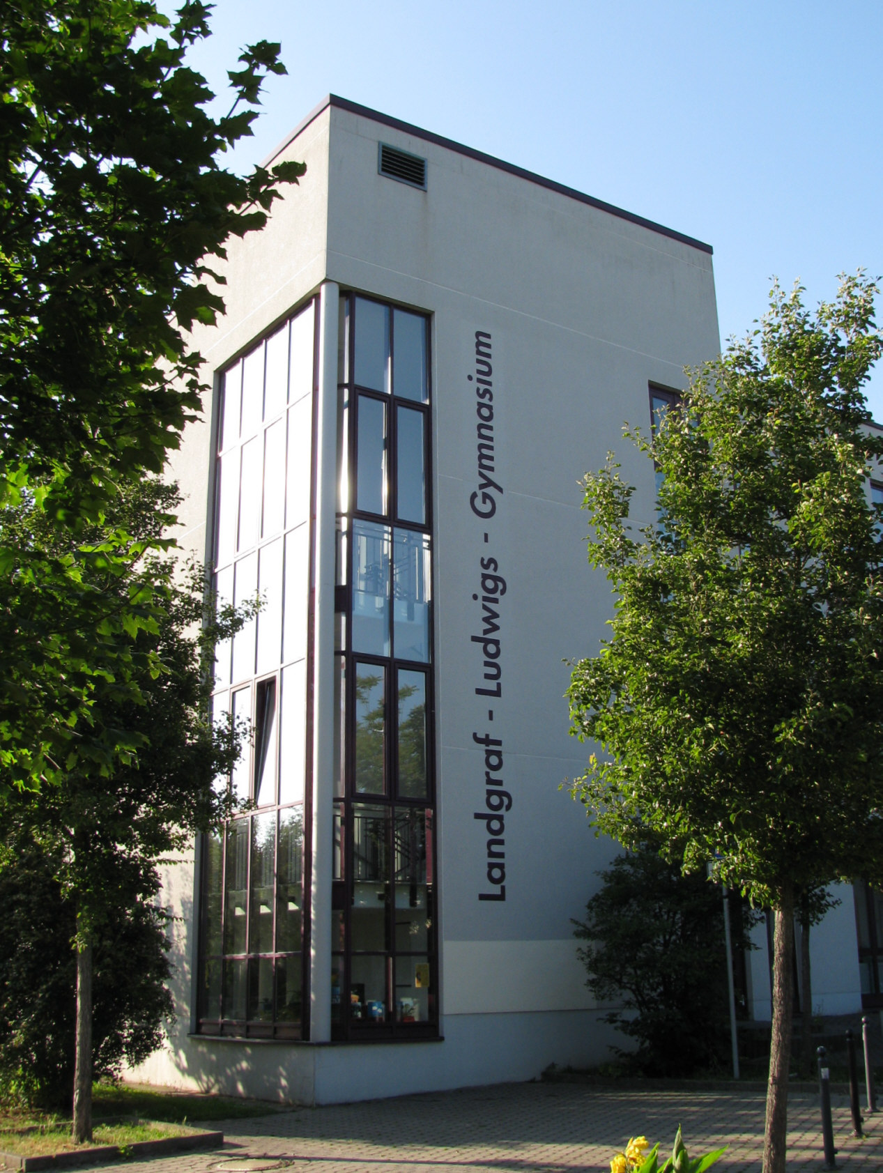 Landgraf-Ludwigs-Gymnasium Gießen, Haupteingang Haus D, Quelle: Privatarchiv