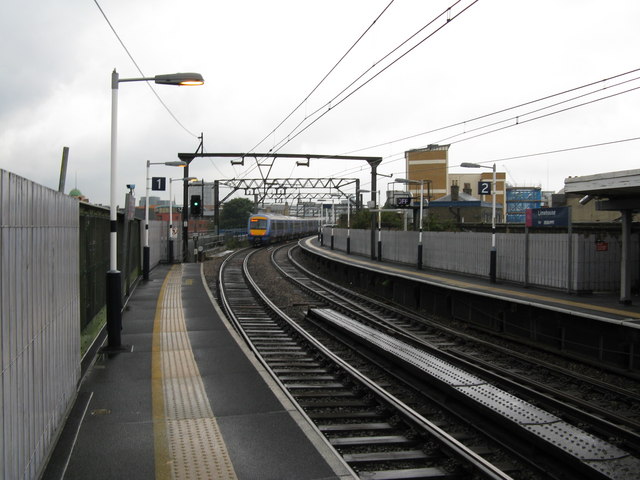 File:Limehouse station - geograph.org.uk - 983977.jpg