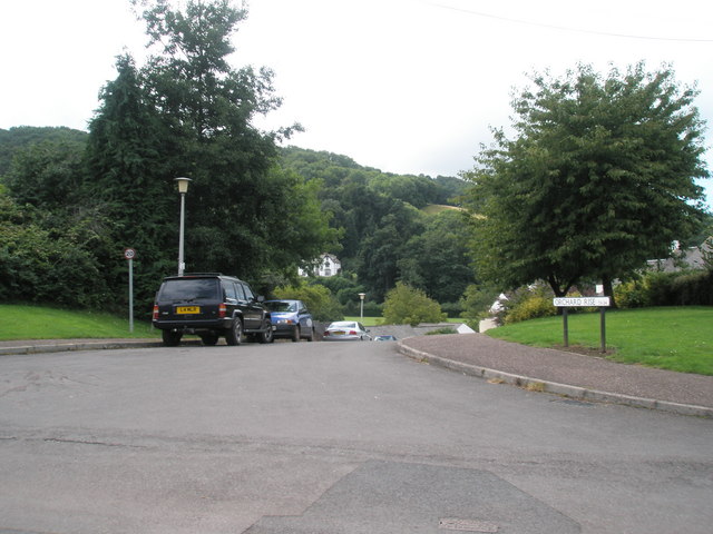 File:Looking down Orchard Rise - geograph.org.uk - 935223.jpg